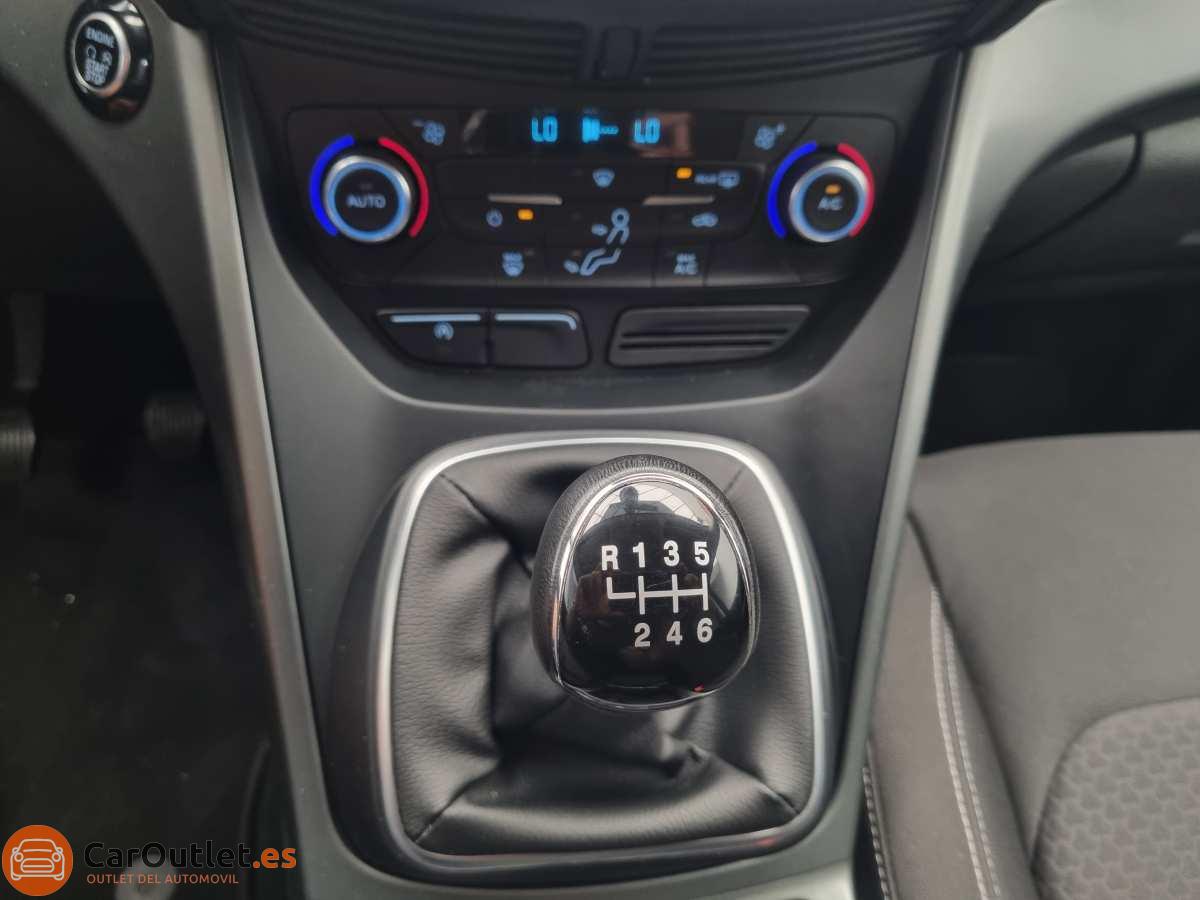32 - Ford Kuga 2019