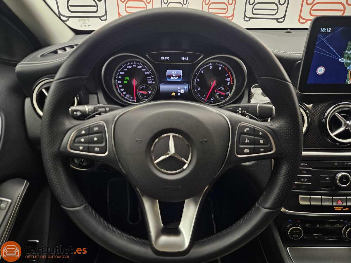 23 - Mercedes GLA Class 2020 - AUTO