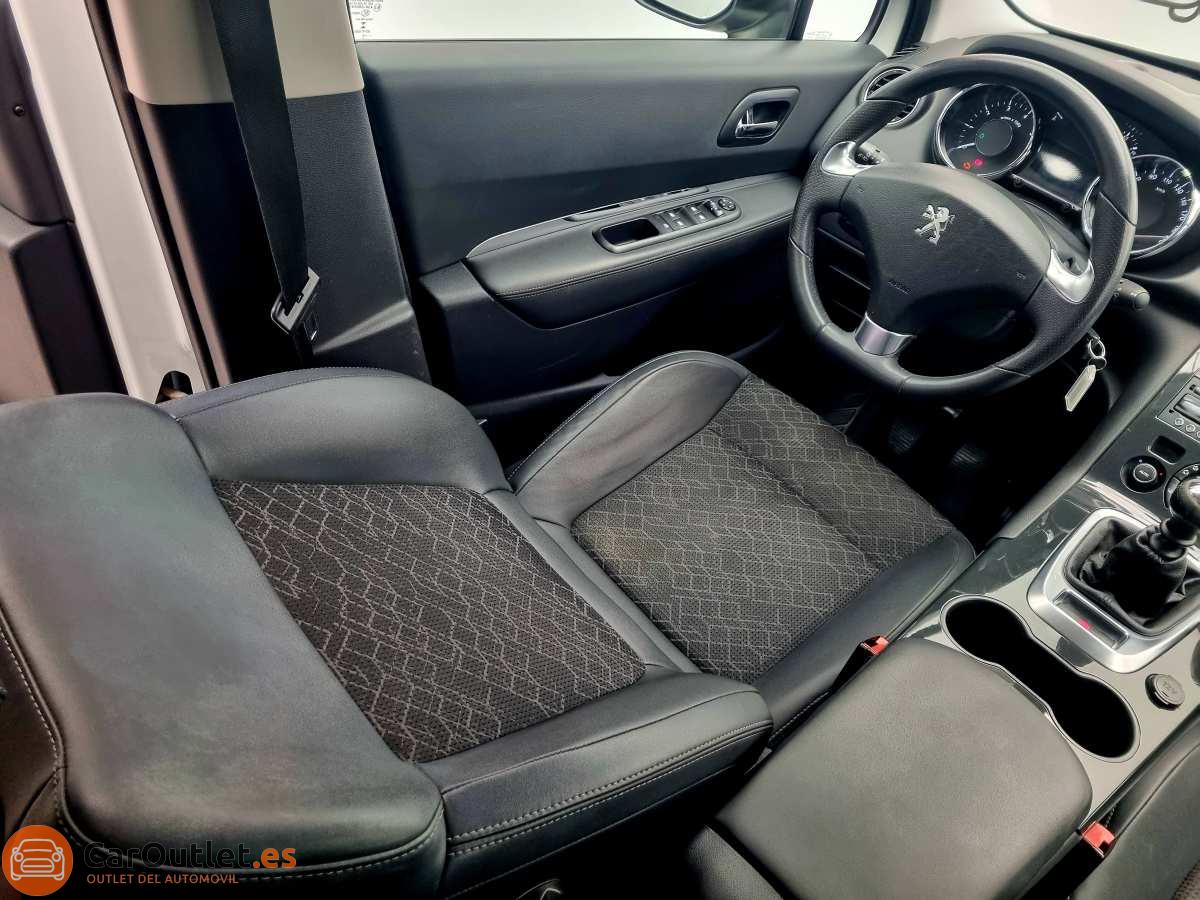 16 - Peugeot 3008 2016