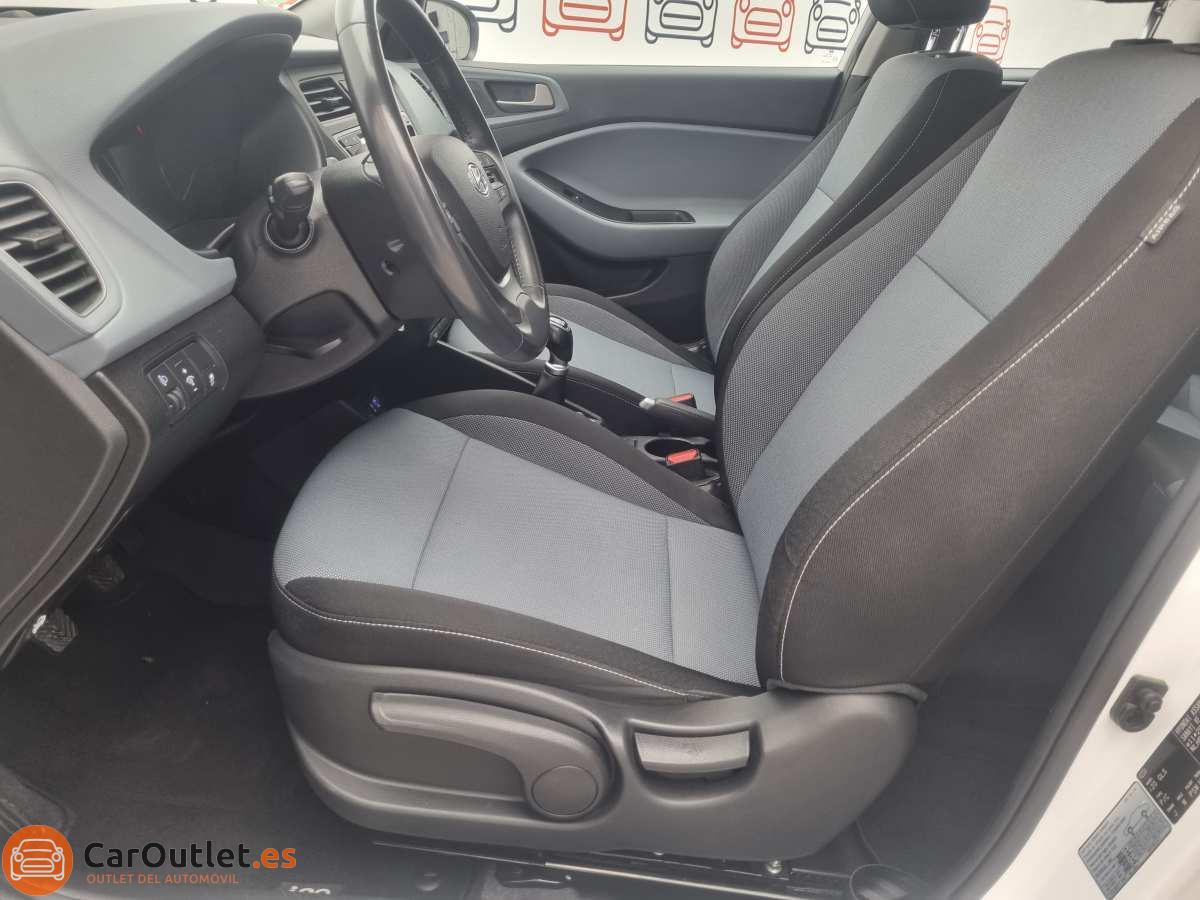 10 - Hyundai i20 2017