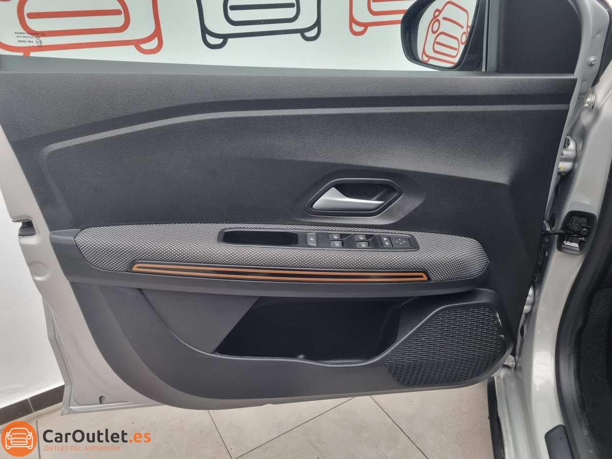 13 - Dacia Sandero Stepway 2023 - AUTO