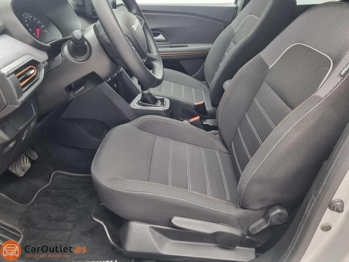 15 - Dacia Sandero Stepway 2023 - AUTO