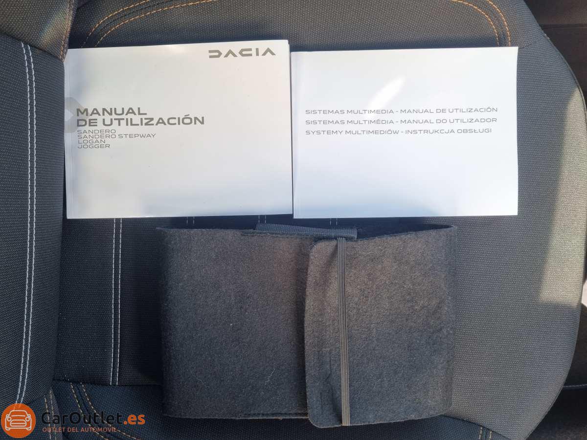 32 - Dacia Sandero Stepway 2023 - AUTO