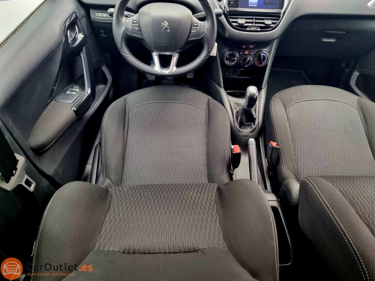 18 - Peugeot 208 2017