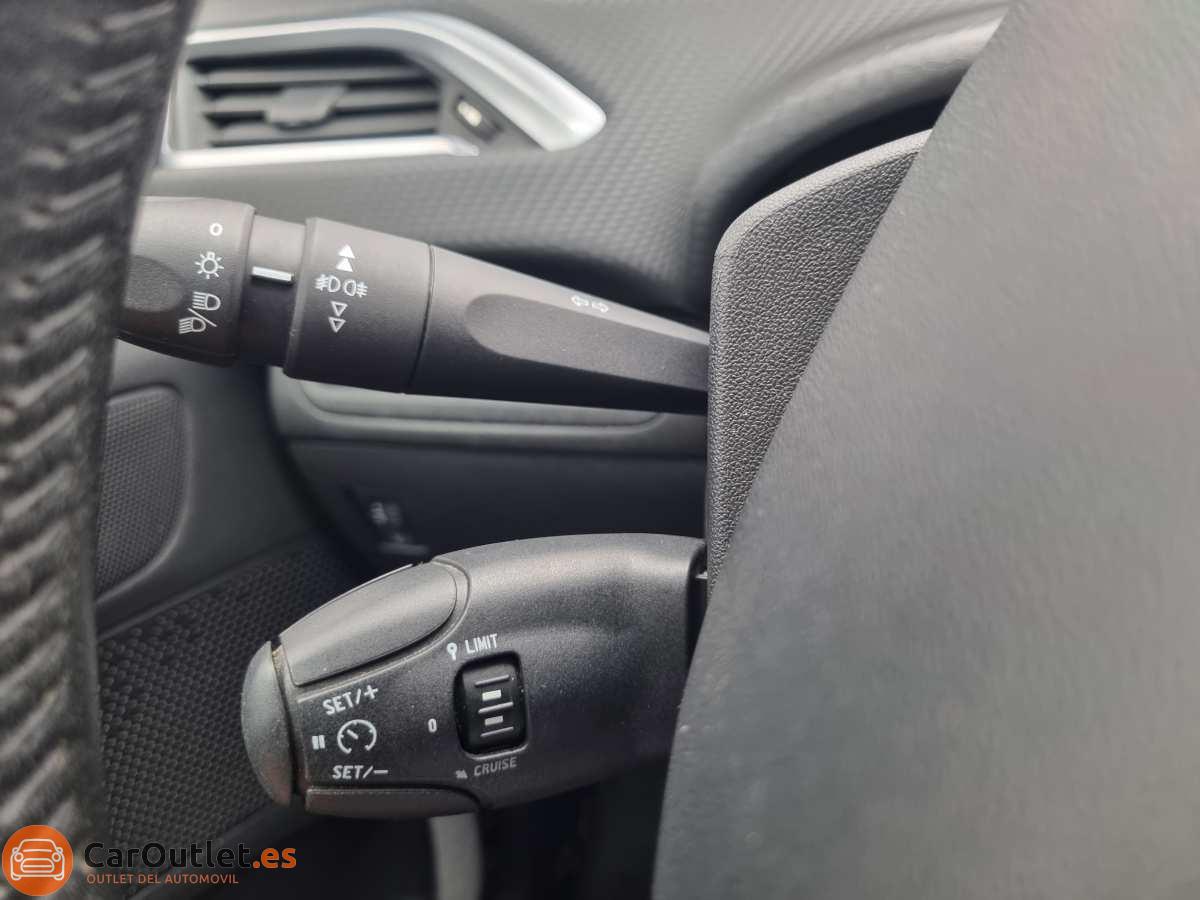 24 - Peugeot 208 2017