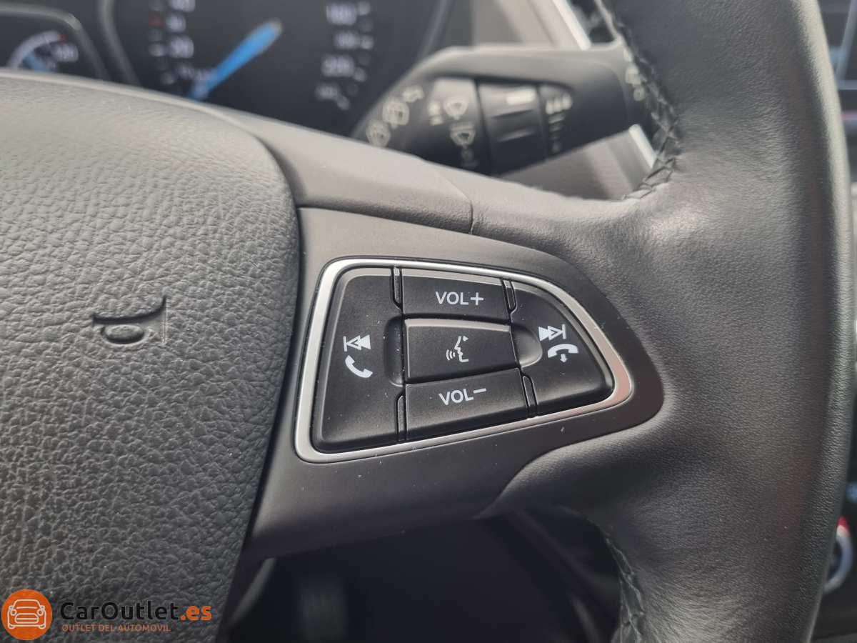 22 - Ford CMax 2015