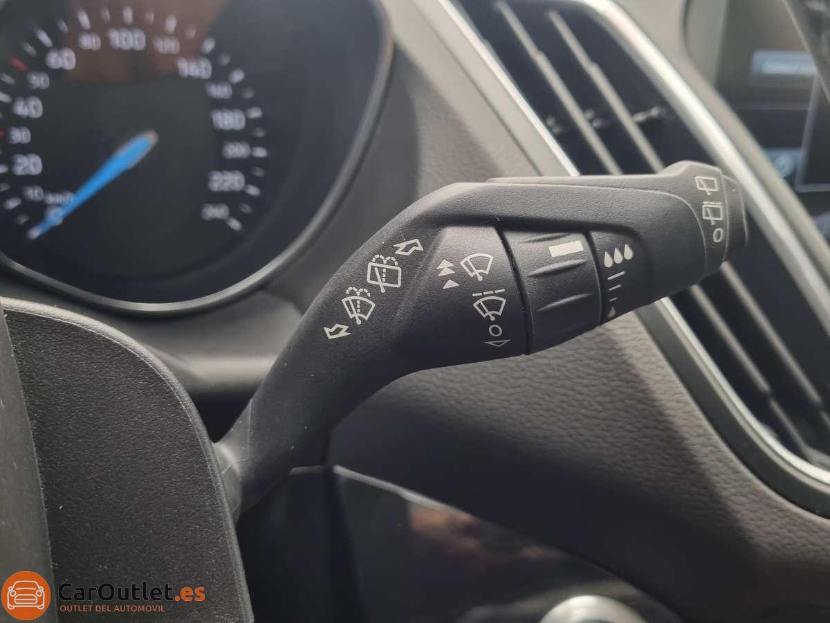 24 - Ford CMax 2015