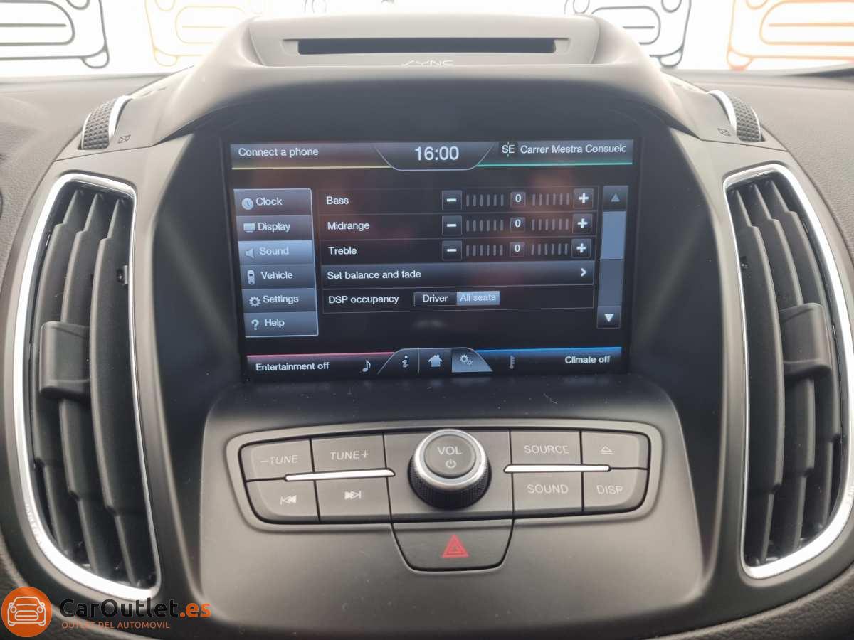 28 - Ford CMax 2015