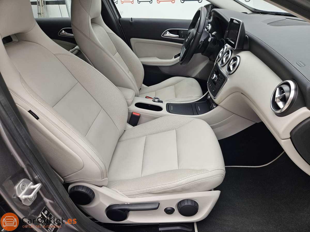 16 - Mercedes A Class 2013 - AUTO