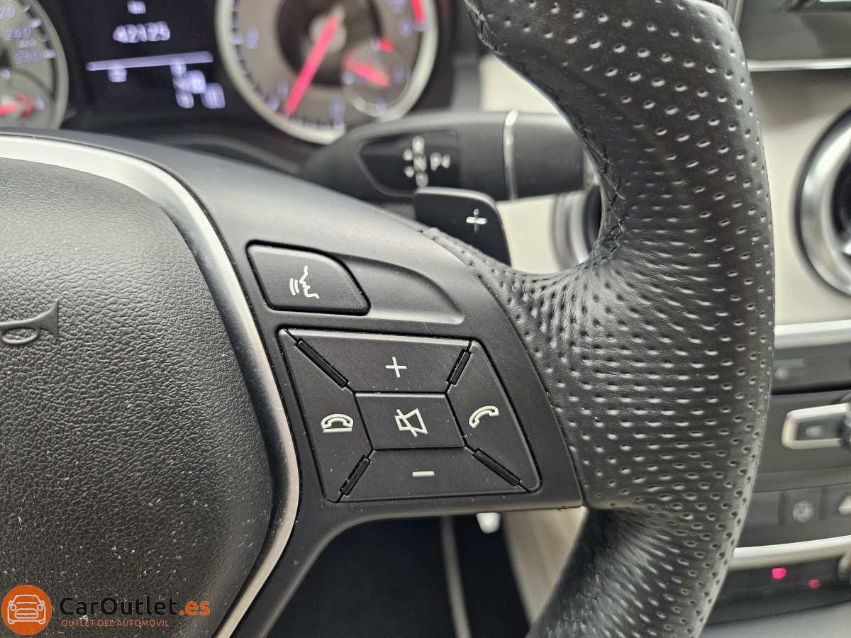 25 - Mercedes A Class 2013 - AUTO
