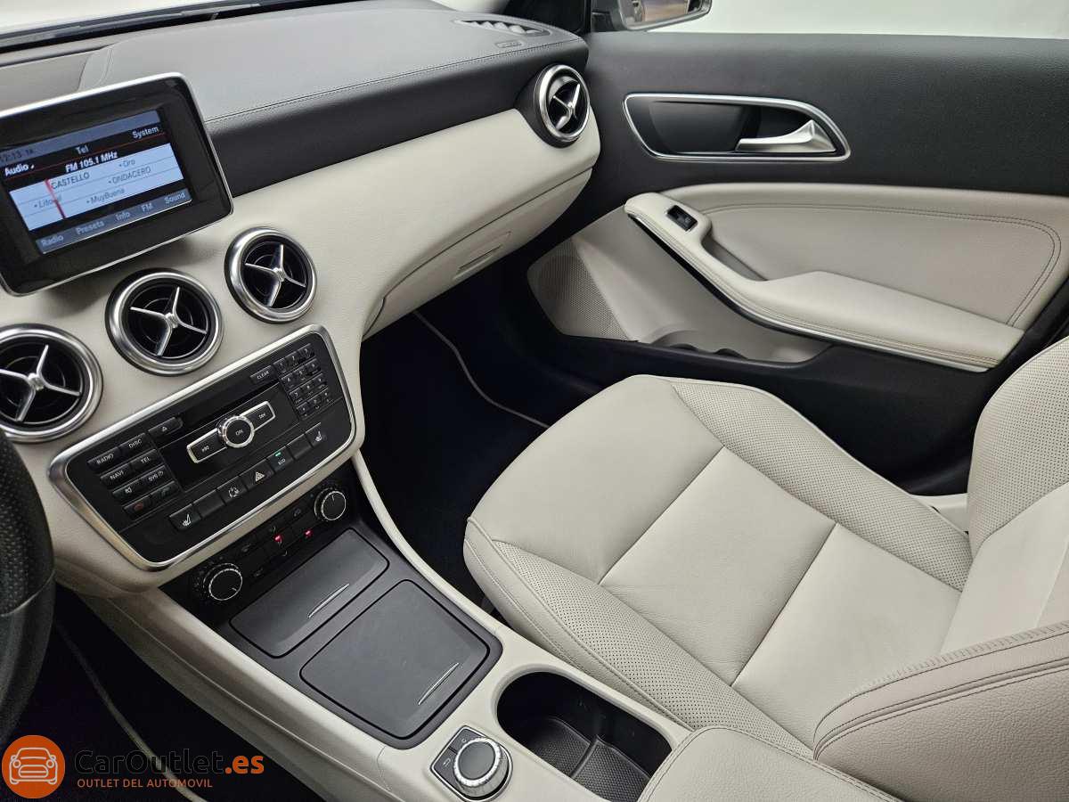 30 - Mercedes A Class 2013 - AUTO