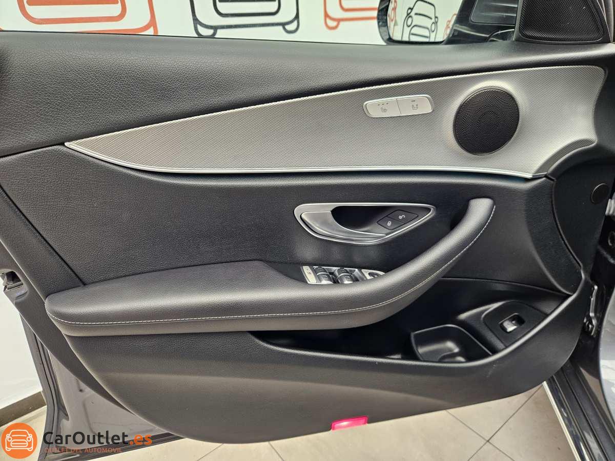 15 - Mercedes E220 2019 - AUTO