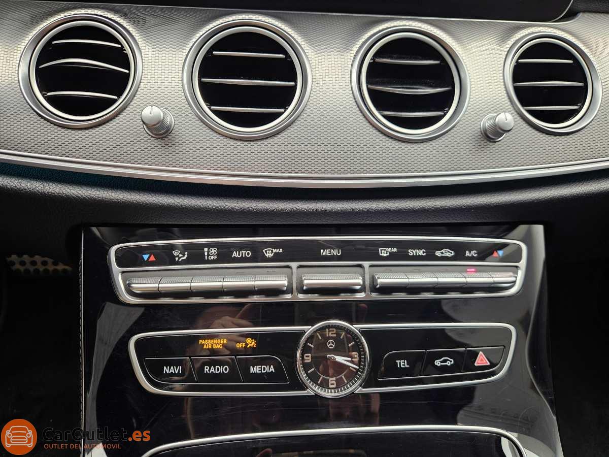 33 - Mercedes E220 2019 - AUTO