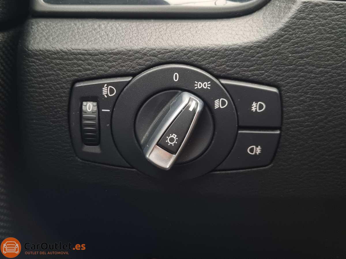 29 - BMW X1 2013 - AUTO