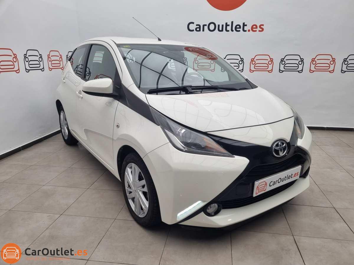 2 - Toyota Aygo 2016 - AUTO