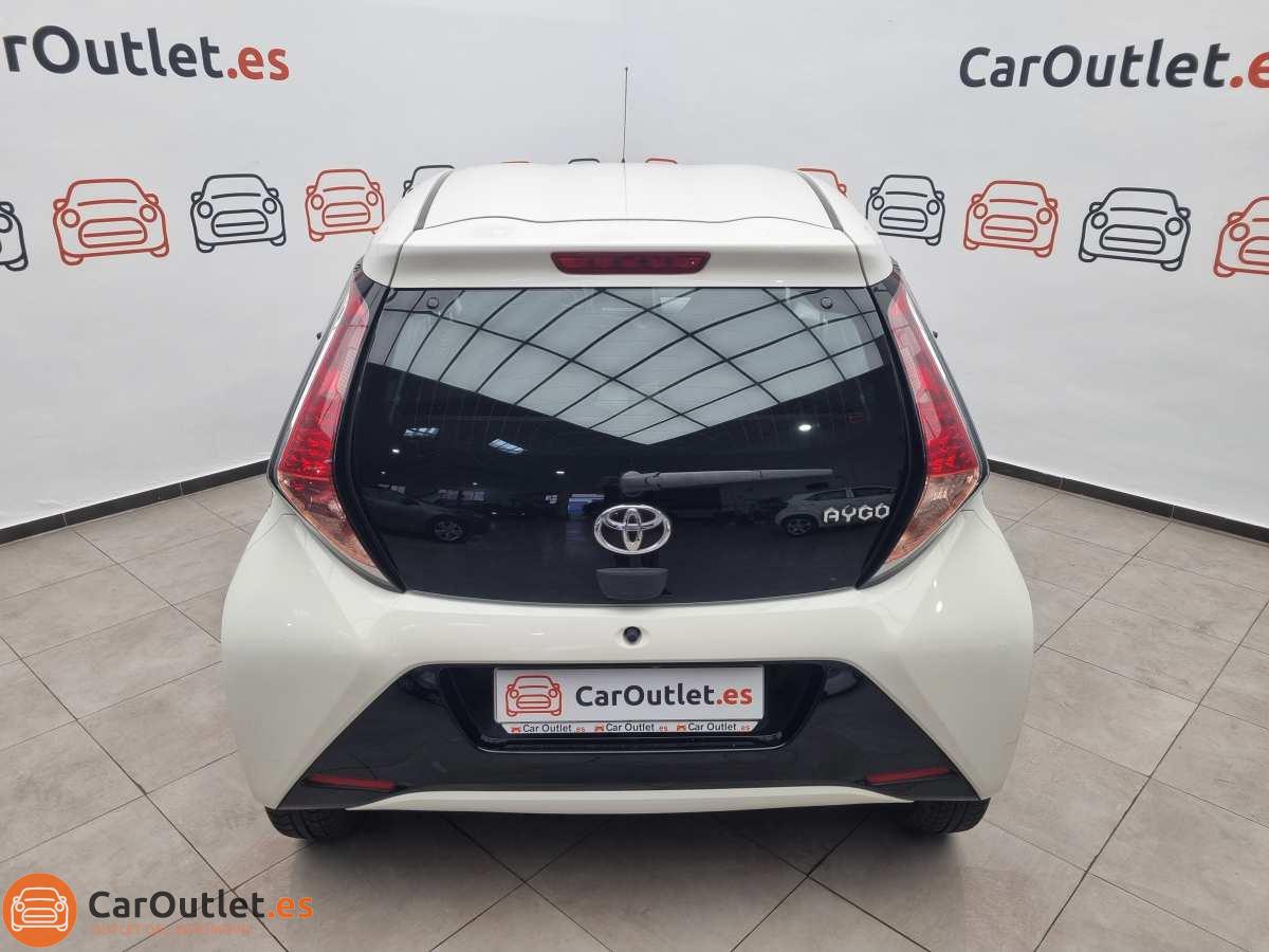 8 - Toyota Aygo 2016 - AUTO