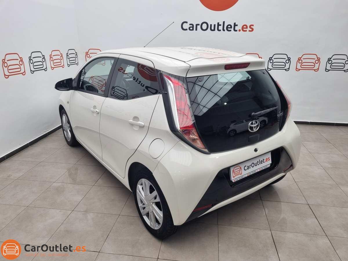 9 - Toyota Aygo 2016 - AUTO