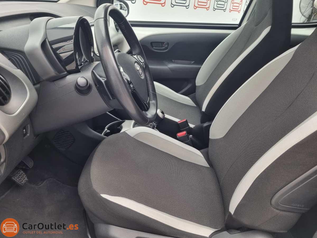 13 - Toyota Aygo 2016 - AUTO