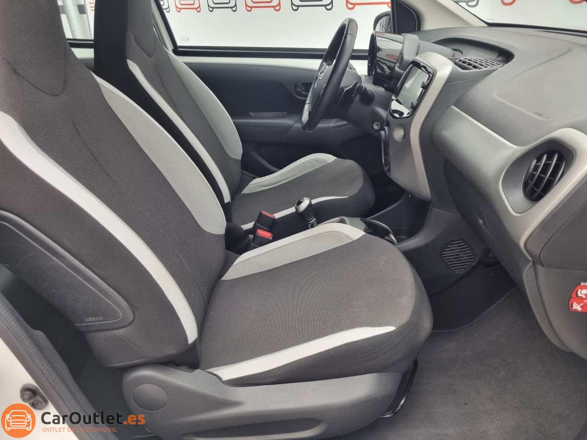 14 - Toyota Aygo 2016 - AUTO