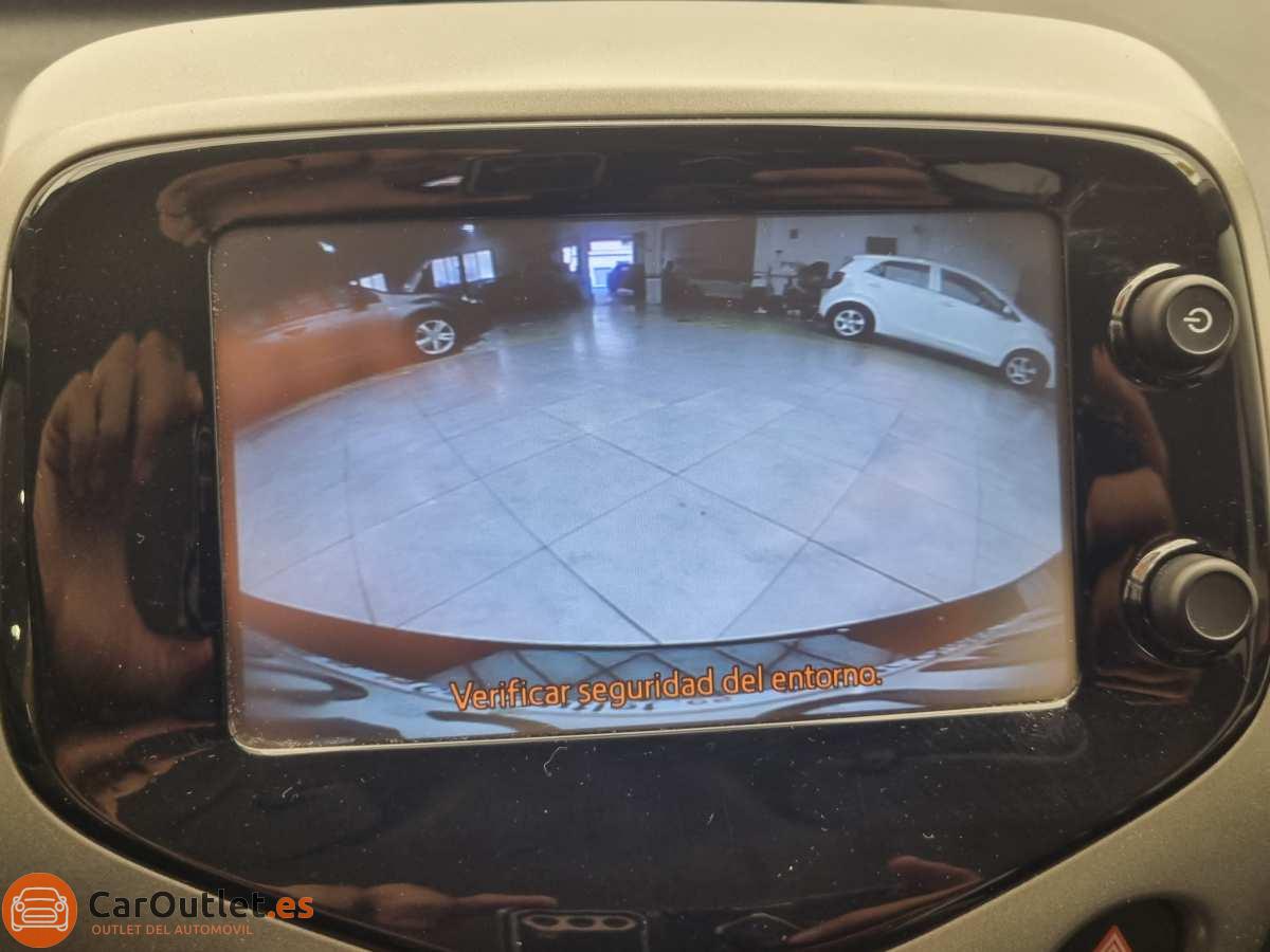 26 - Toyota Aygo 2016 - AUTO