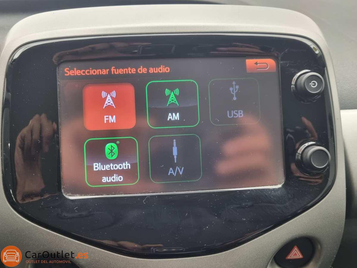 27 - Toyota Aygo 2016 - AUTO