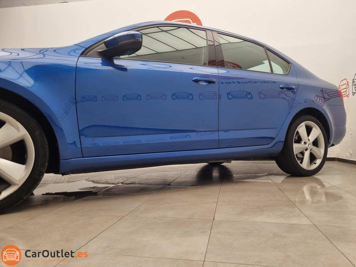 4 - Skoda Octavia 2015 - AUTO