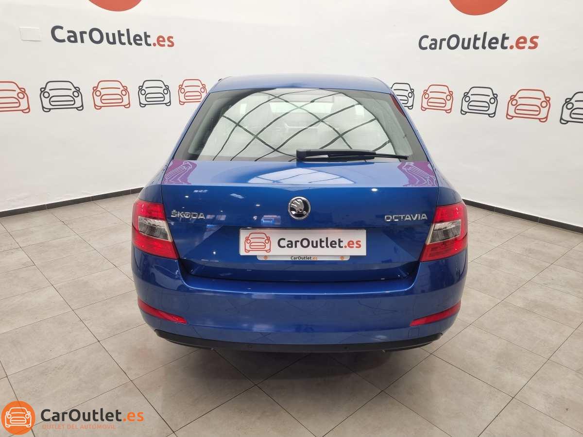 8 - Skoda Octavia 2015 - AUTO