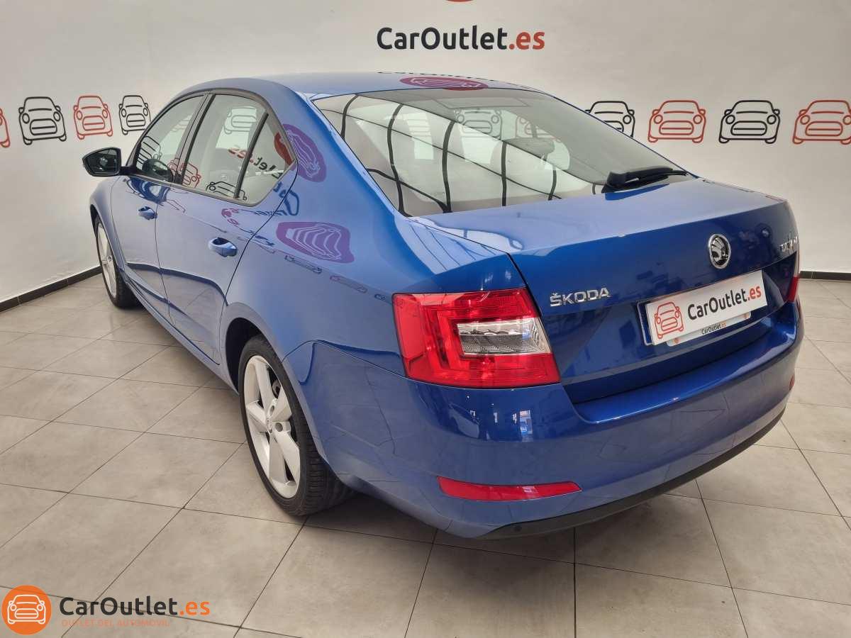 9 - Skoda Octavia 2015 - AUTO