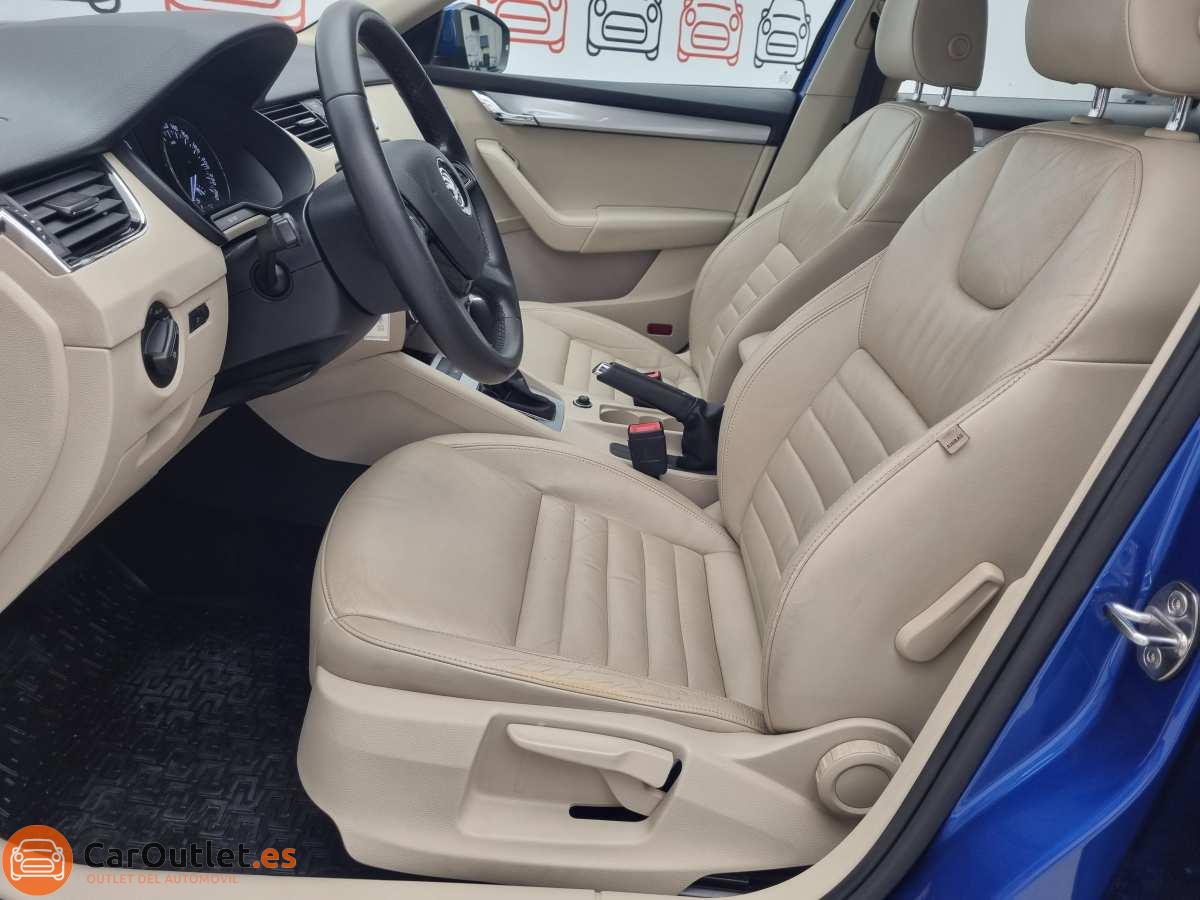 14 - Skoda Octavia 2015 - AUTO
