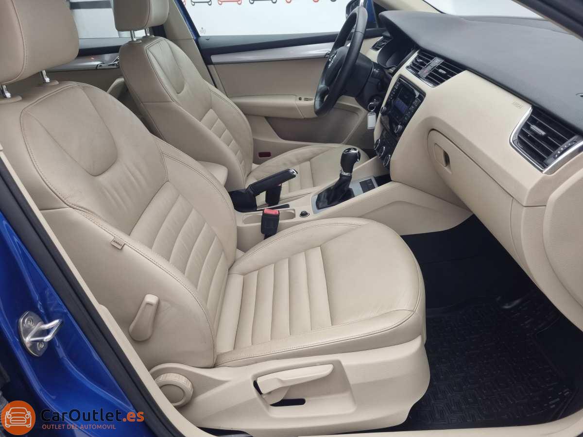 15 - Skoda Octavia 2015 - AUTO