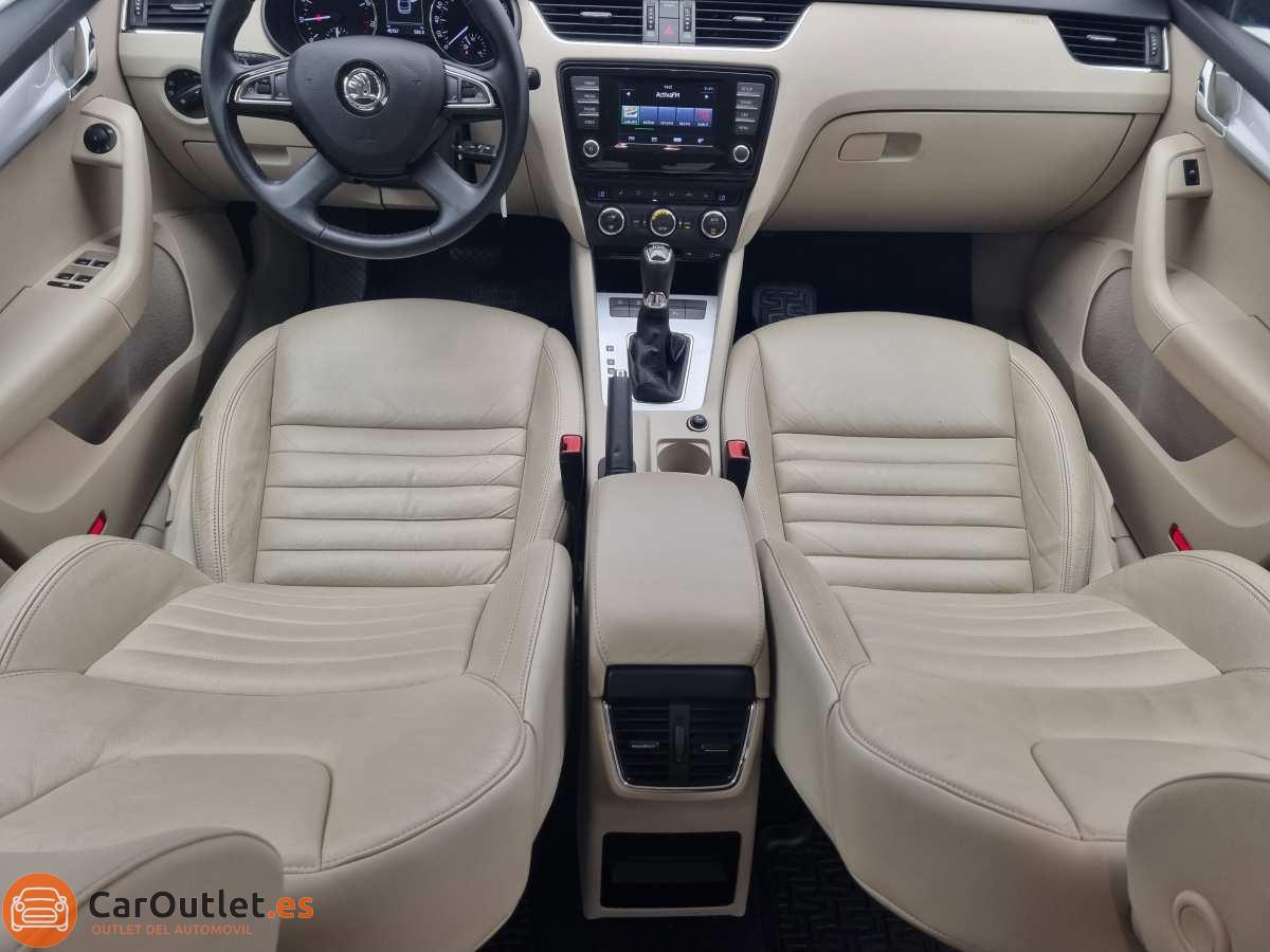 16 - Skoda Octavia 2015 - AUTO