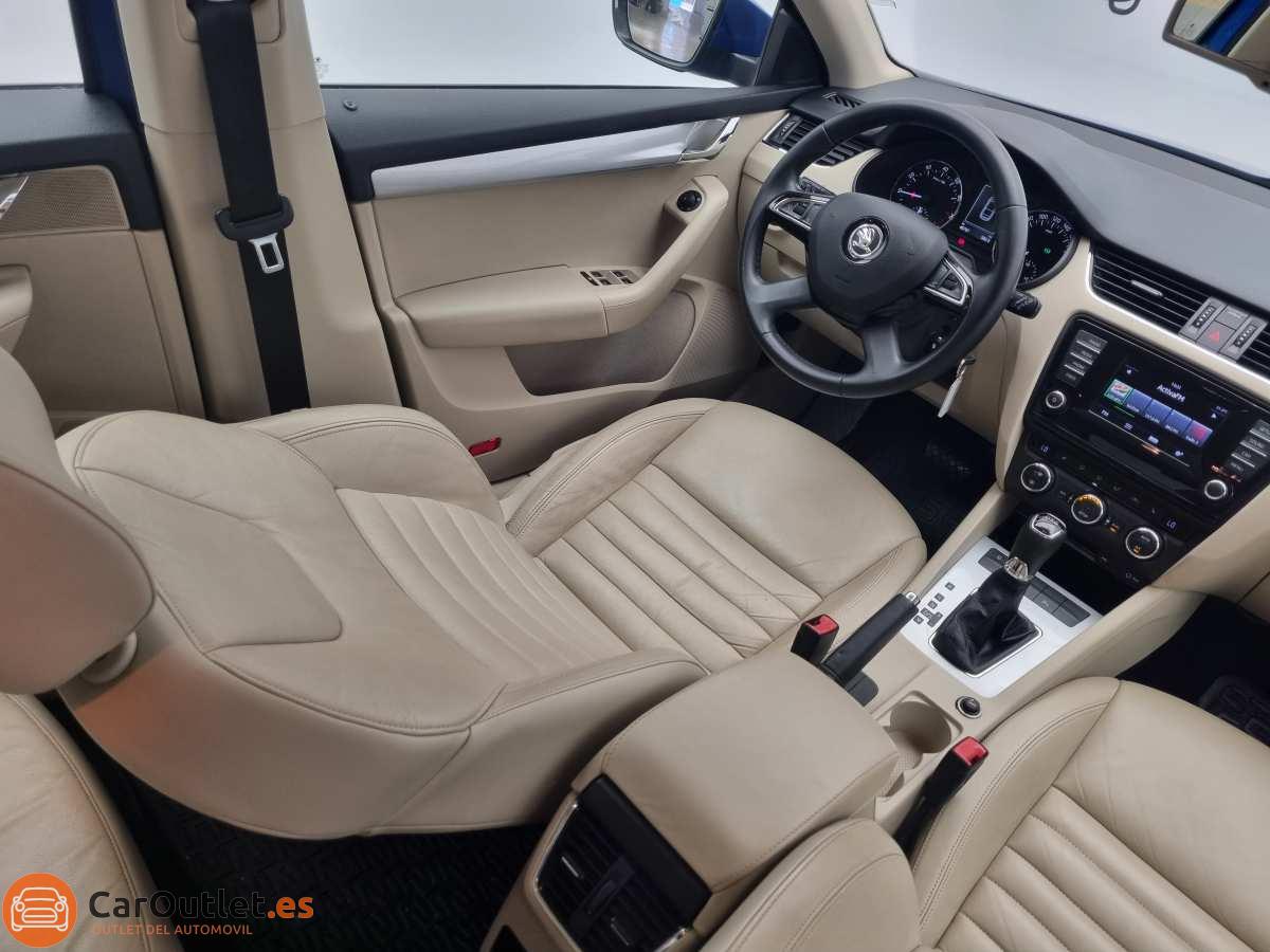 17 - Skoda Octavia 2015 - AUTO