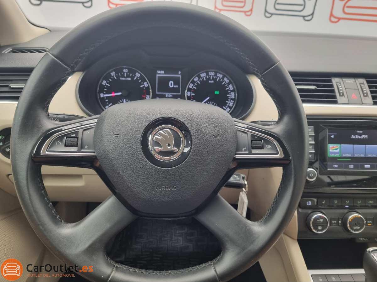 19 - Skoda Octavia 2015 - AUTO
