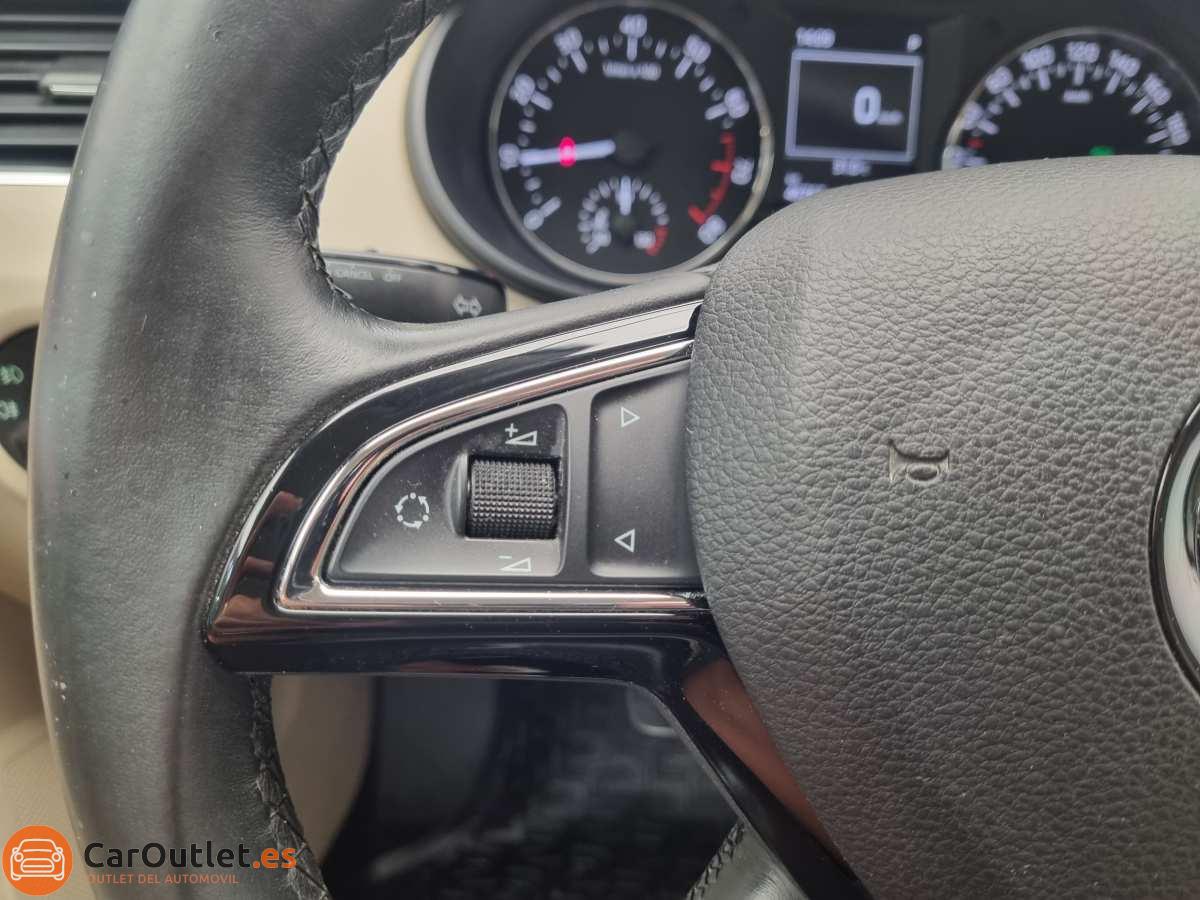22 - Skoda Octavia 2015 - AUTO