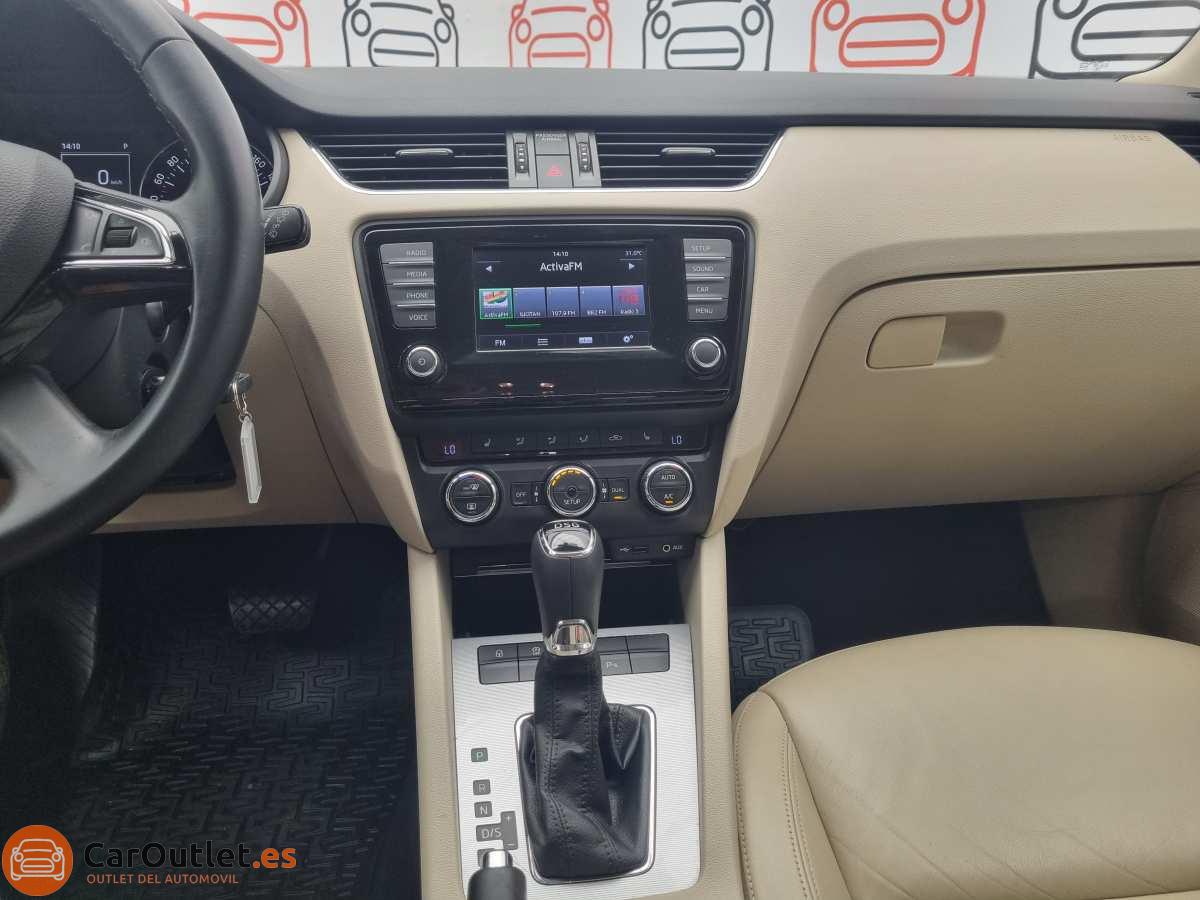 26 - Skoda Octavia 2015 - AUTO