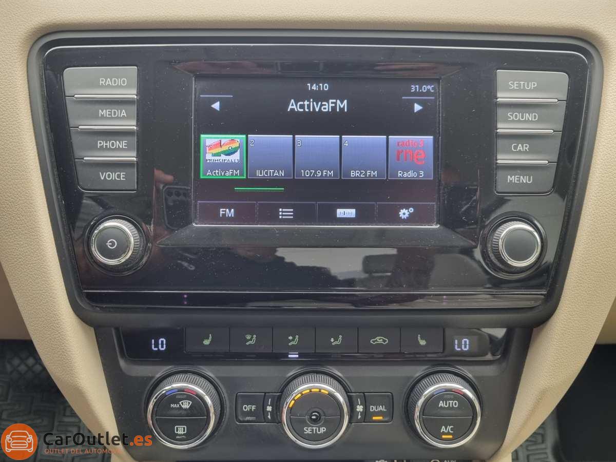 27 - Skoda Octavia 2015 - AUTO