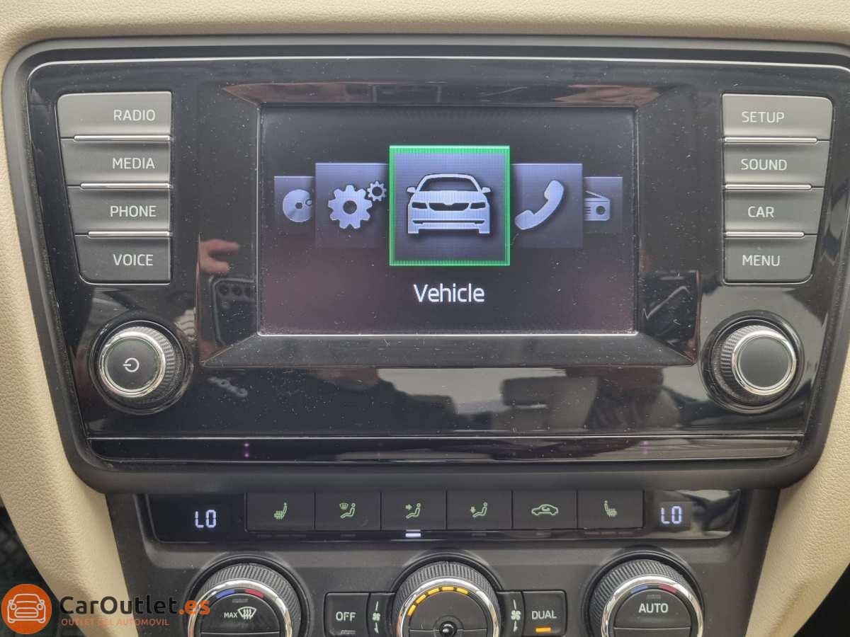 29 - Skoda Octavia 2015 - AUTO