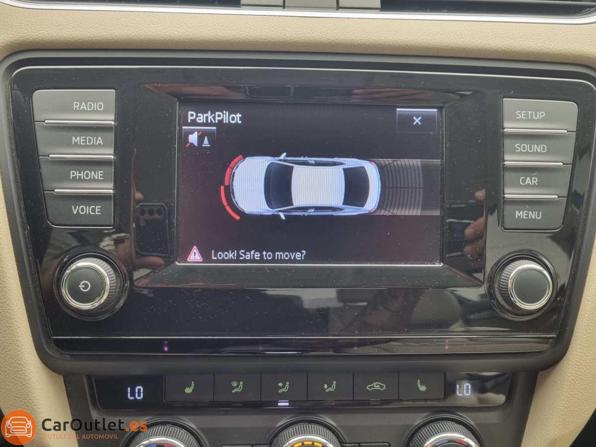 30 - Skoda Octavia 2015 - AUTO