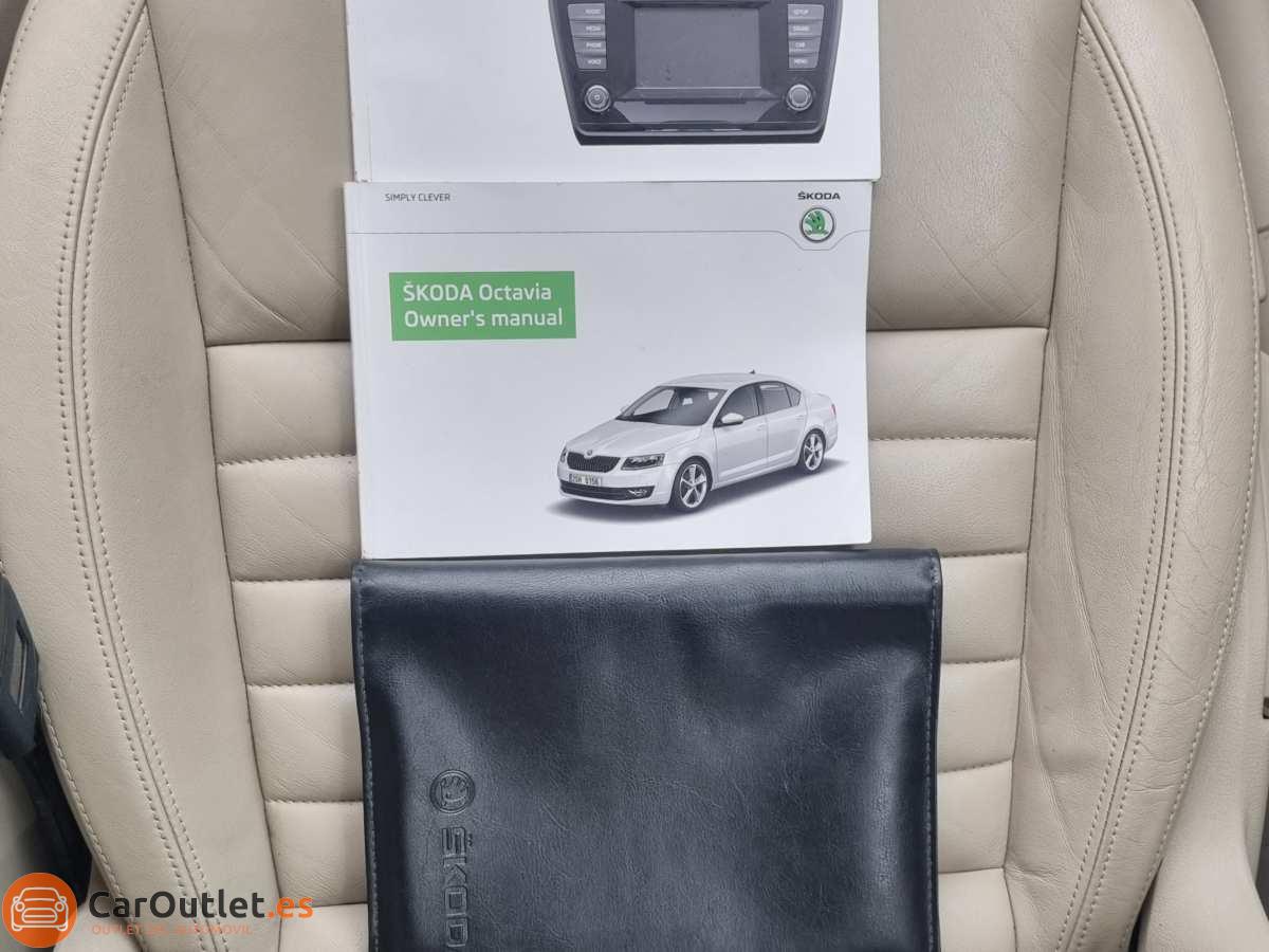 32 - Skoda Octavia 2015 - AUTO