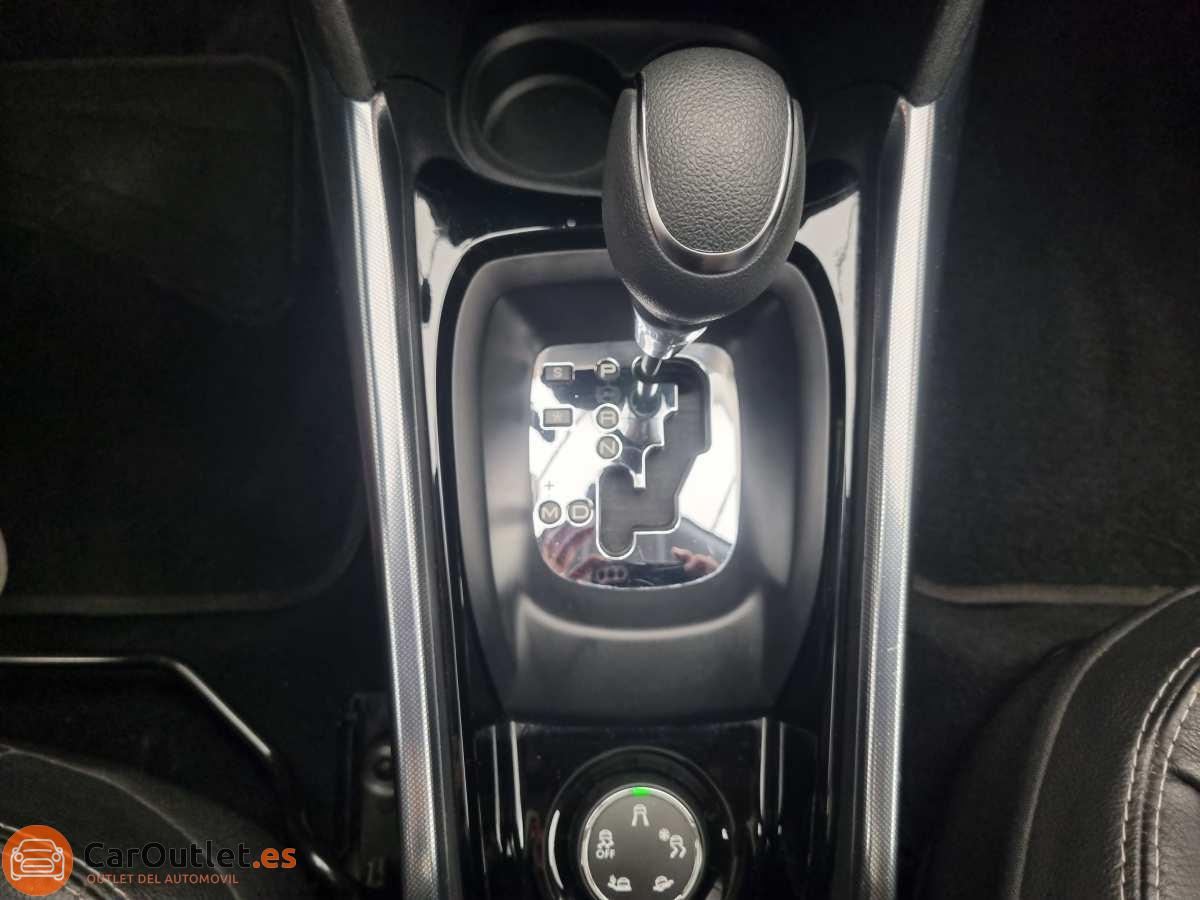 35 - Peugeot 2008 2016 - AUTO