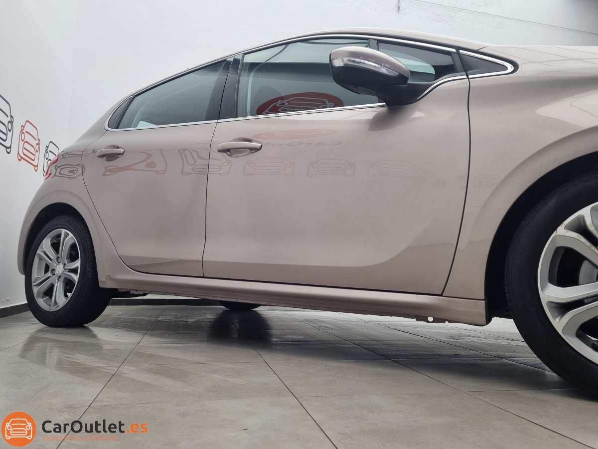 3 - Peugeot 208 2012