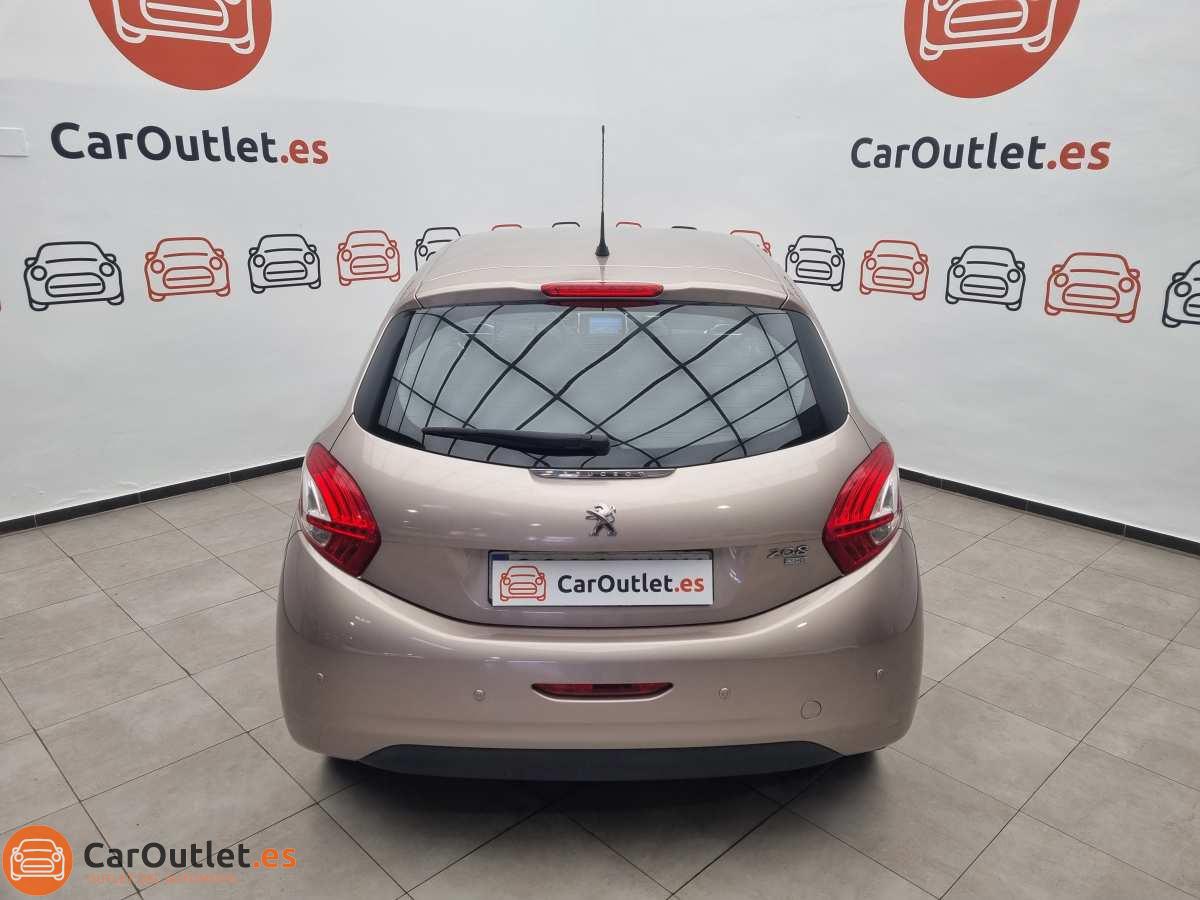 9 - Peugeot 208 2012