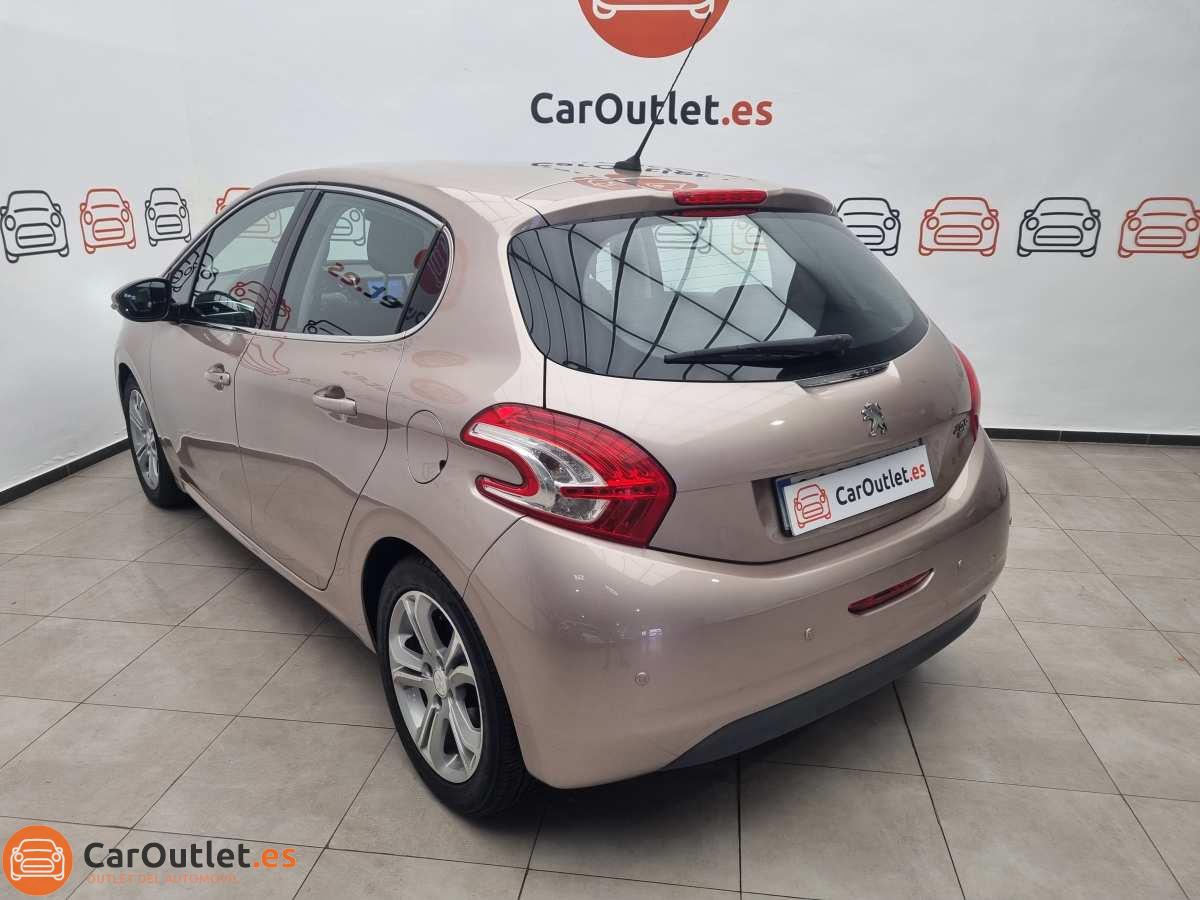10 - Peugeot 208 2012