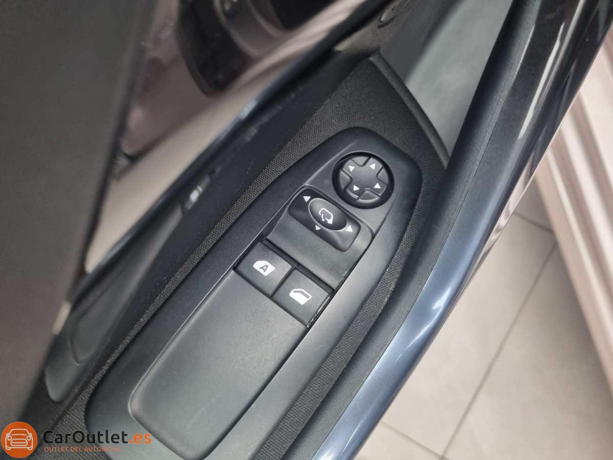 14 - Peugeot 208 2012