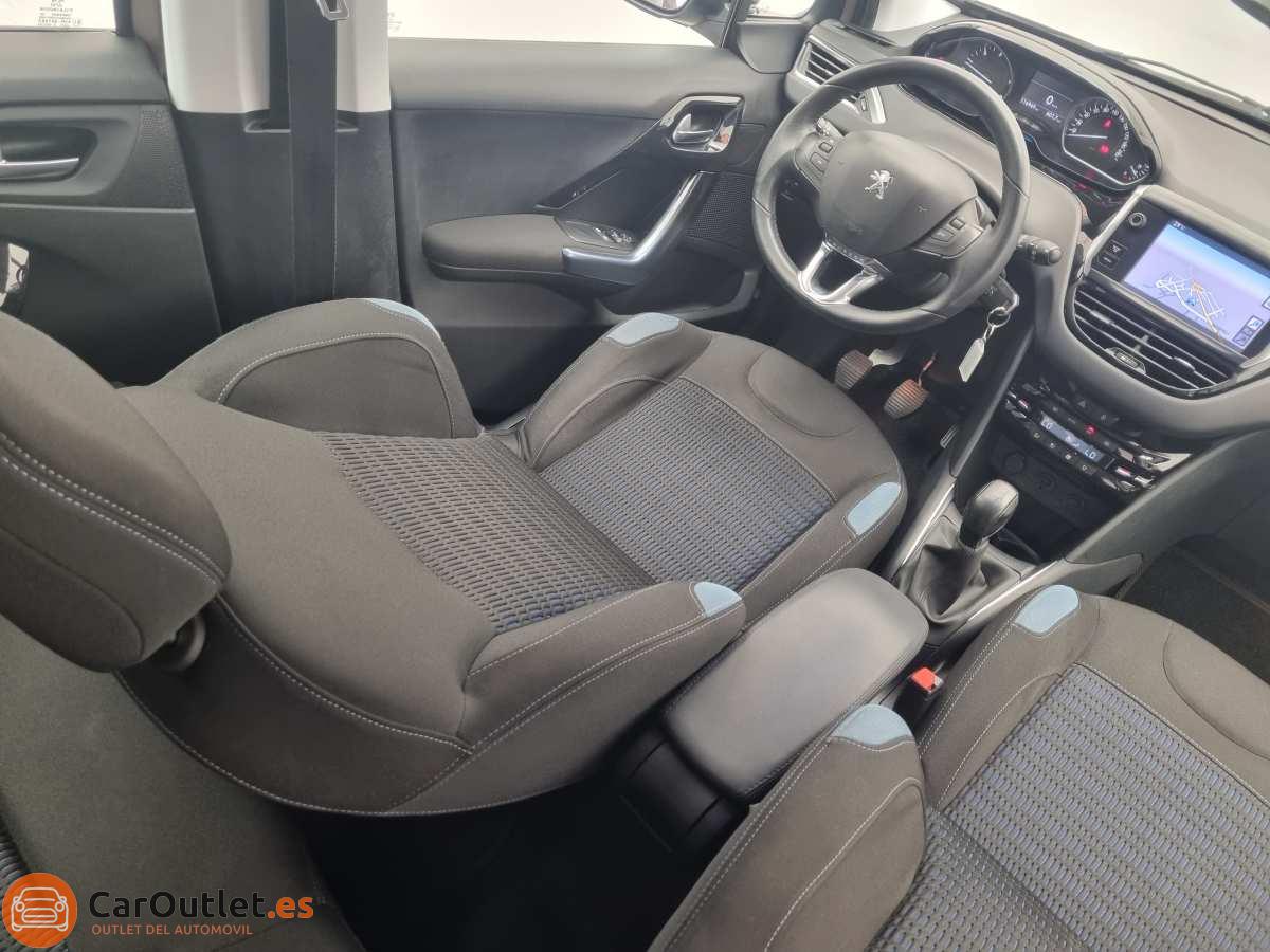 18 - Peugeot 208 2012