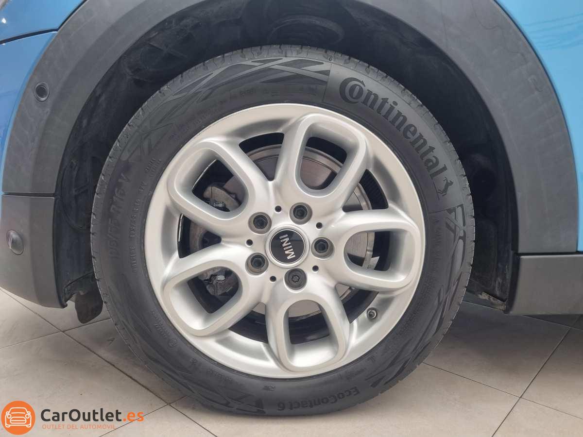 6 - MINI Cooper 2017 - AUTO
