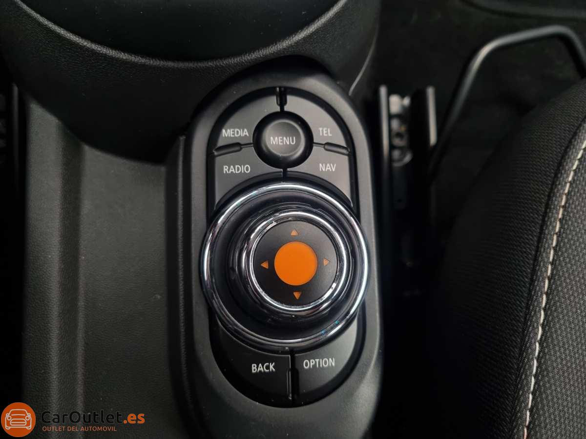 40 - MINI Cooper 2017 - AUTO