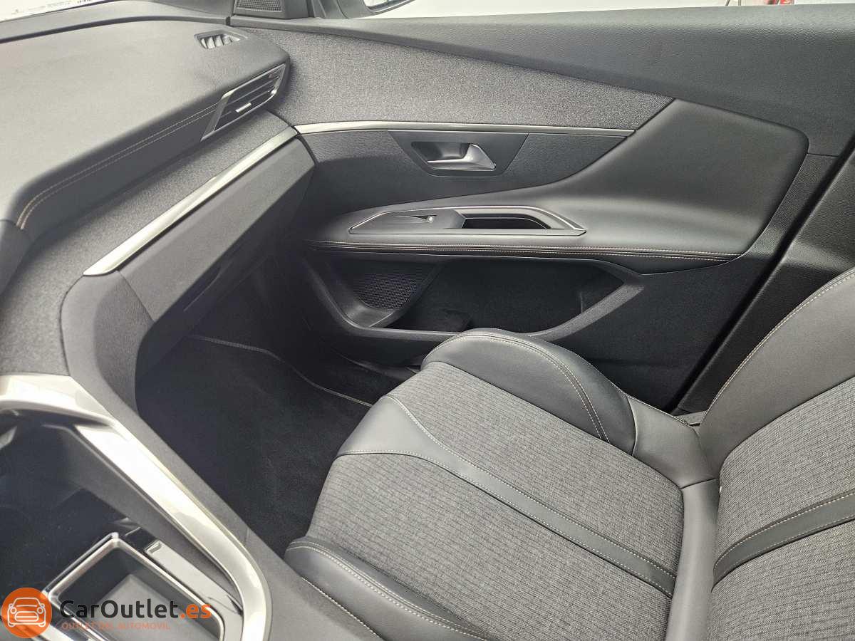 33 - Peugeot 3008 2019 - AUTO