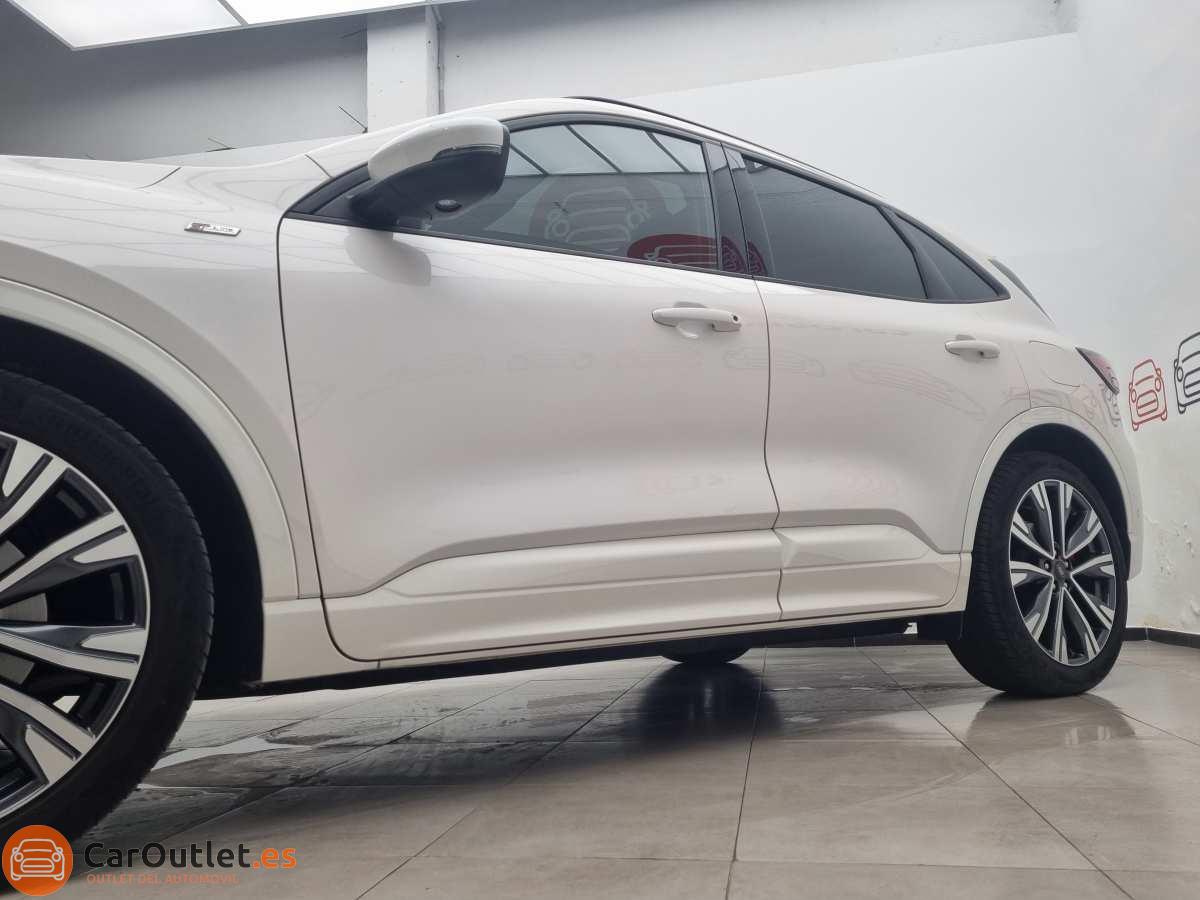 4 - Ford Kuga 2022 - AUTO