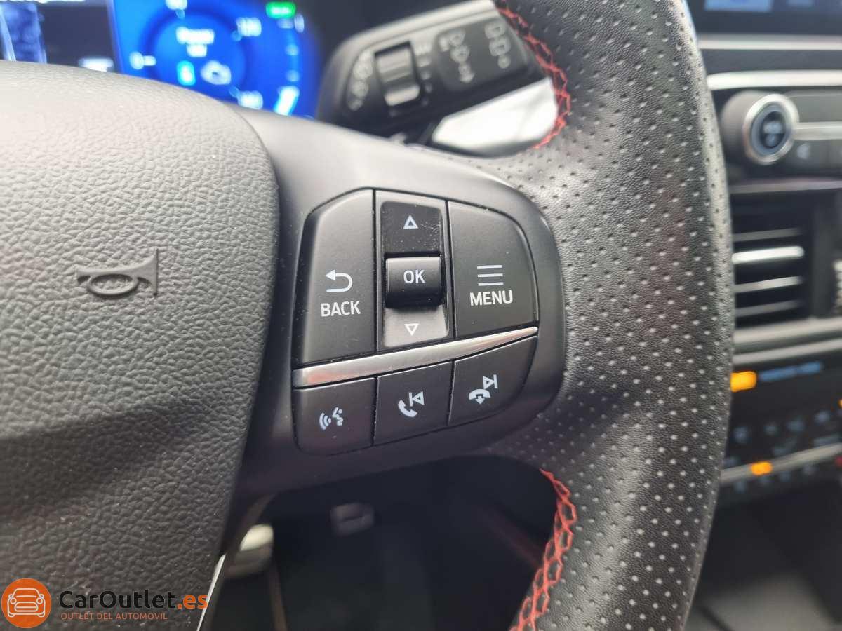 33 - Ford Kuga 2022 - AUTO
